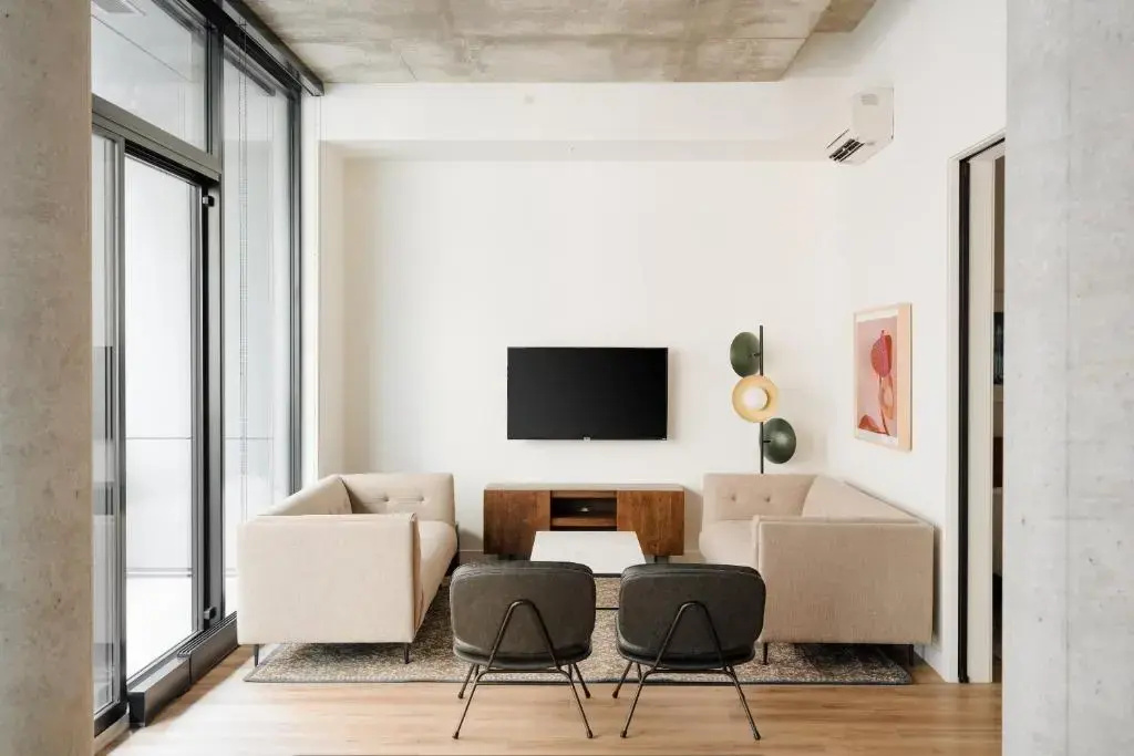 3 Bedrooms Apartment