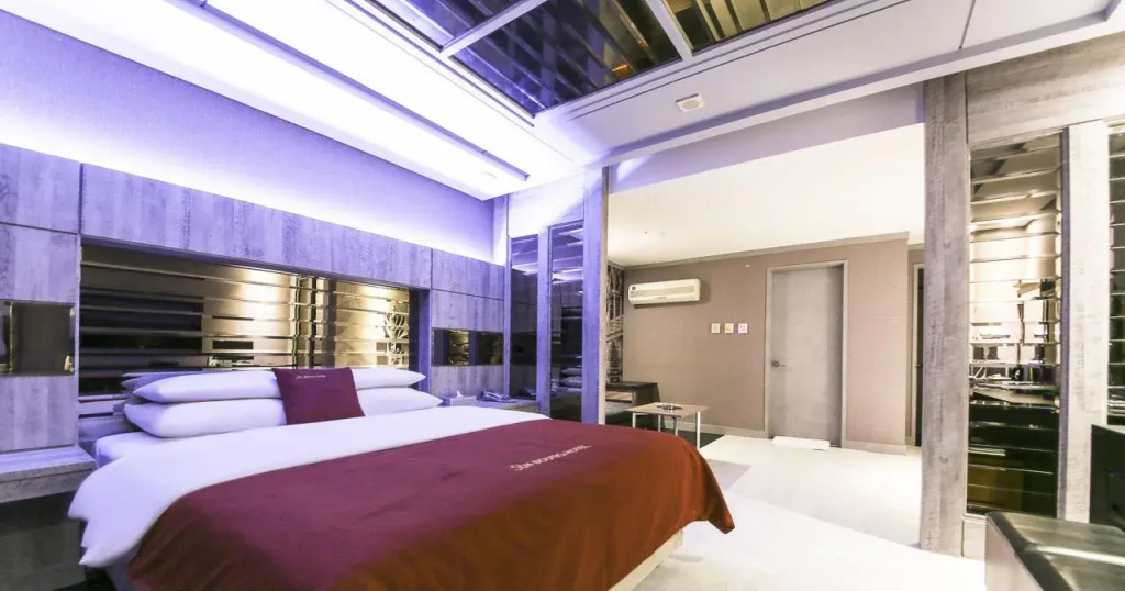 Balcony & Terrace