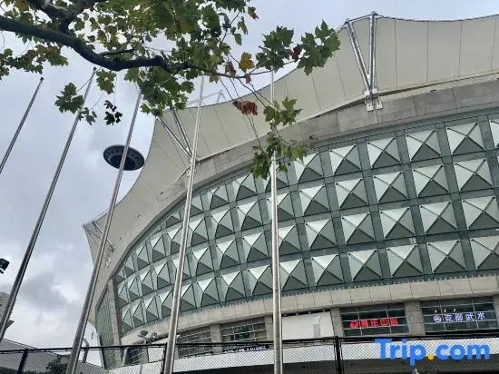 Homeinn · neo (Shanghai Tongji University Youdian Xincun Subway Station)