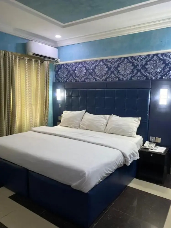 Comfort room