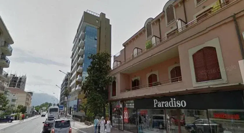 Sea Breeze Lux Apartments