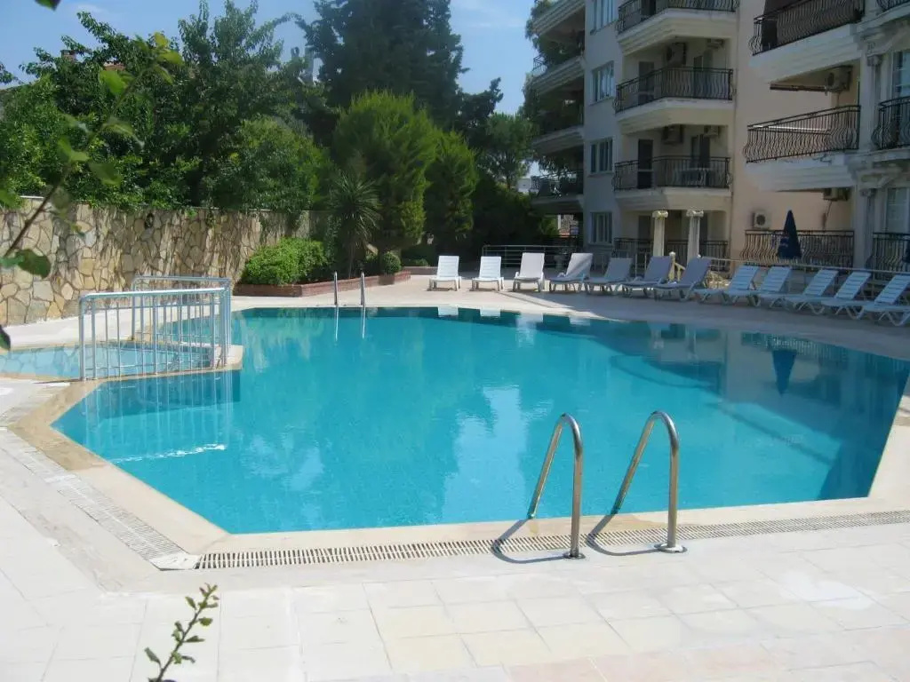 3 Bedrooms Apartment