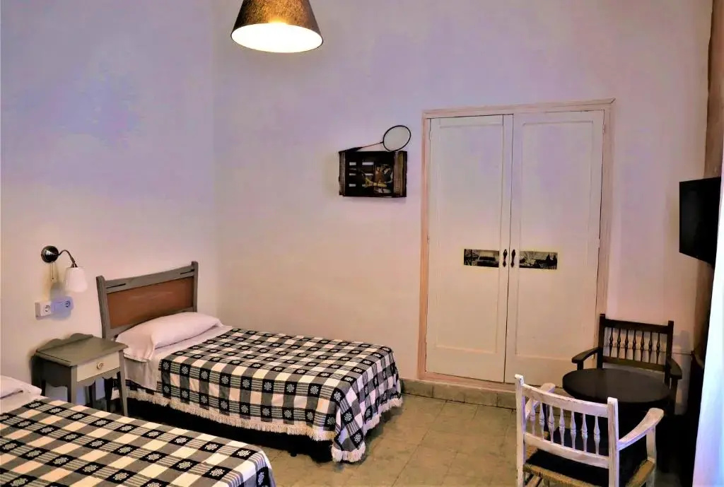 Hostal Montsoliu - Chambres