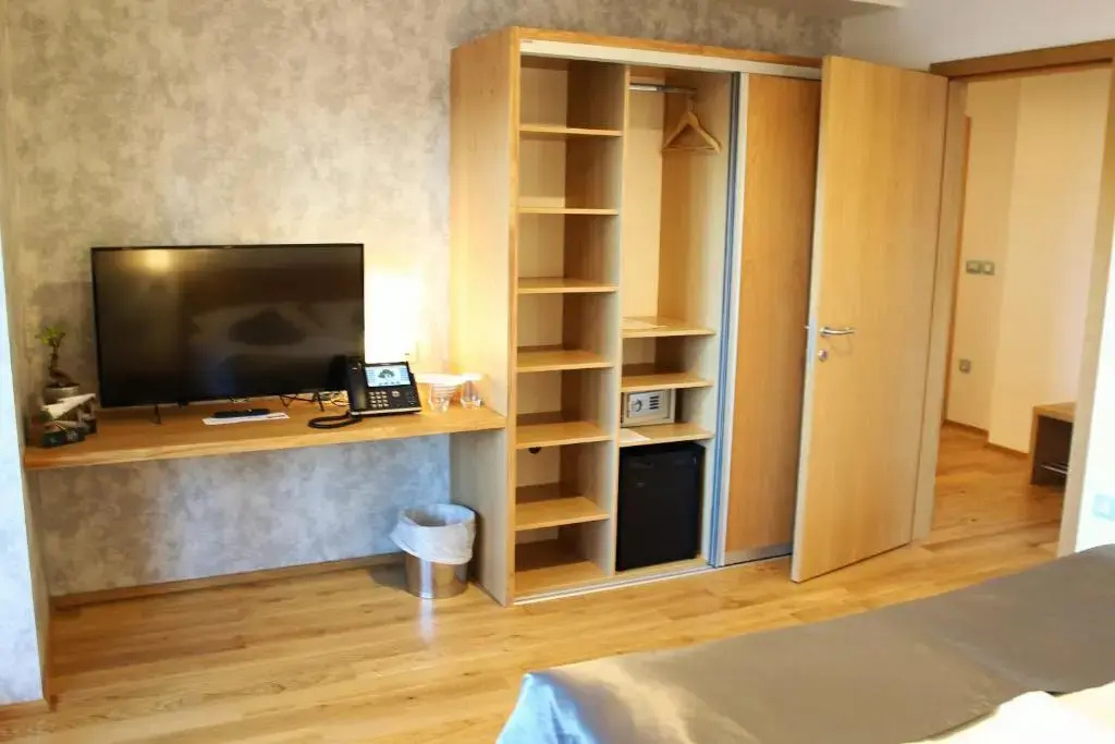 Classic Quadruple room