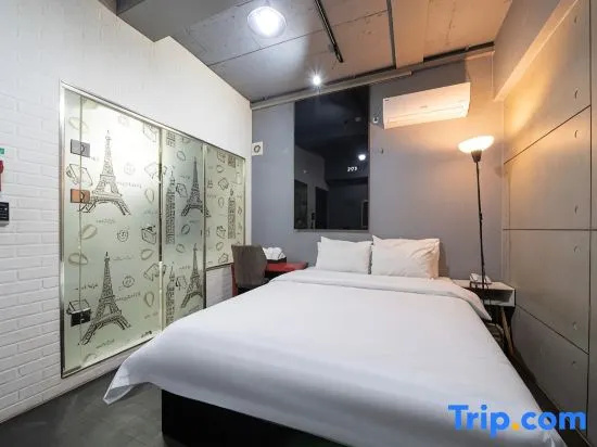 Номер Deluxe в Good Time Hotel