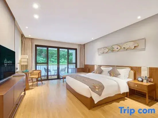 Standard Double room with mountain view (full double bed)