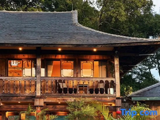 Jingmai Mountain World Heritage Protected Cultural Relics | Brown Traditional Diaojiao Building
