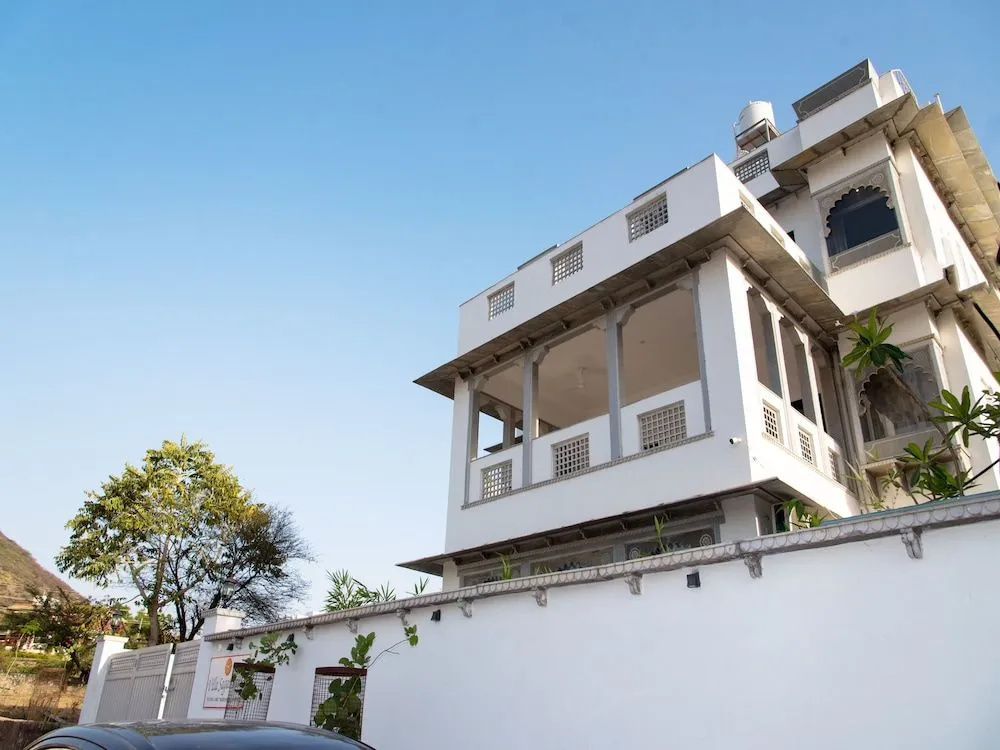 OYO 13793 Villa Sagat Raaso