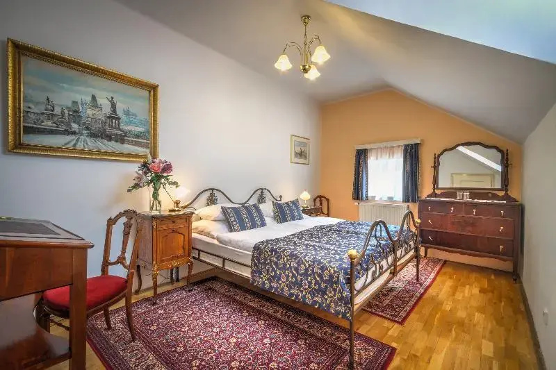 Standard Quadruple Family room
