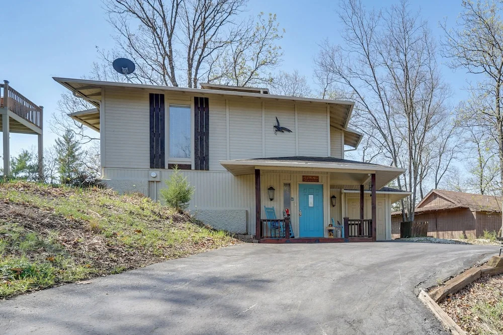 Resort-style Osage Beach Home on a Golf Course!