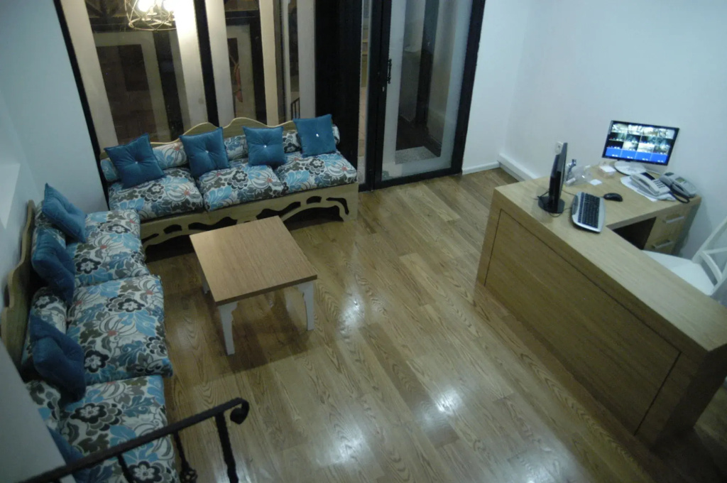 Lobby & Reception