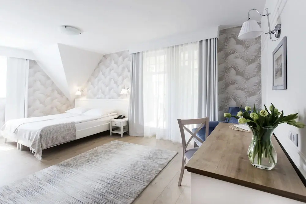 Deluxe Double room with balcony (full double bed)