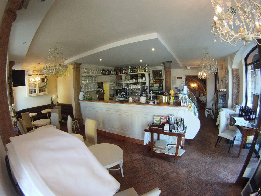 gallery_image_hidden_5