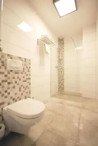 gallery_image_hidden_9