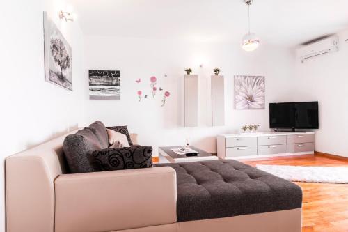 gallery_image_hidden_4