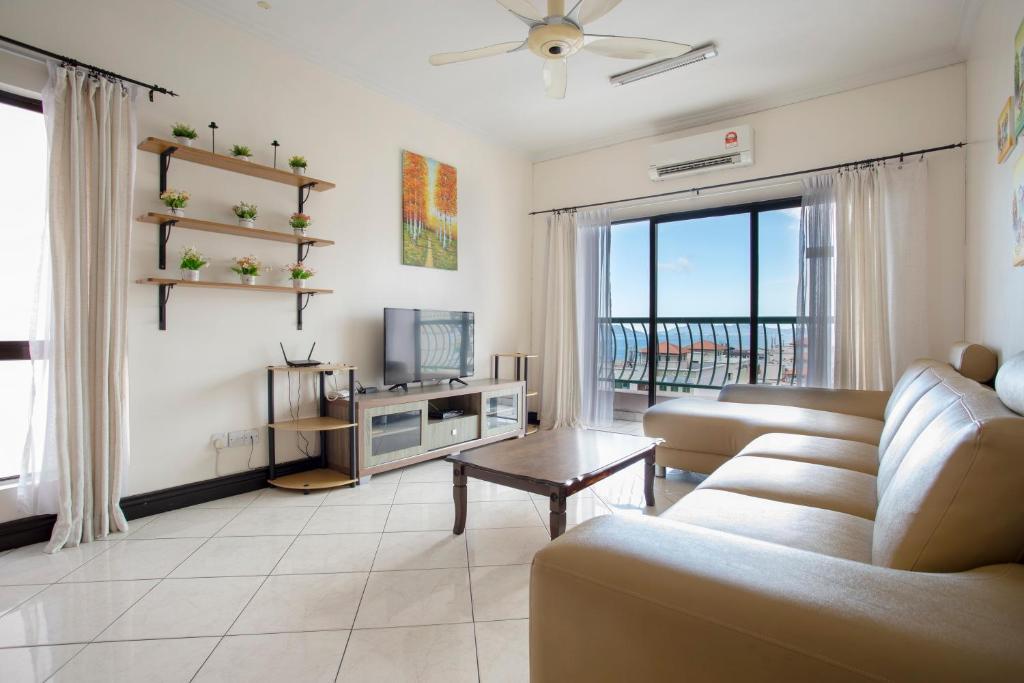 Marina Vacation Condos @ Marina Court Resort Condominium