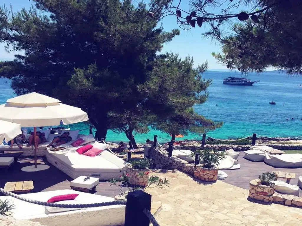 Beach & Waterfront