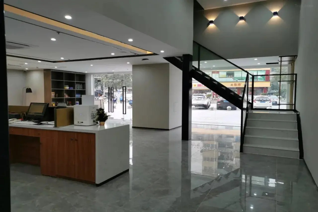 Lobby & Reception