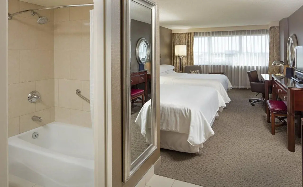 Sheraton Cavalier Calgary Hotel - фото 5