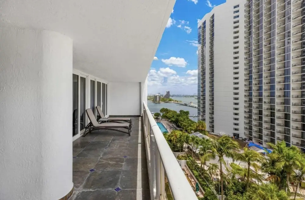 Bayfront Gem With Balcony and Pool
