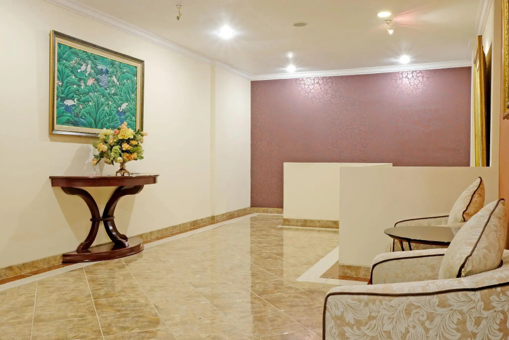 Lobby & Reception