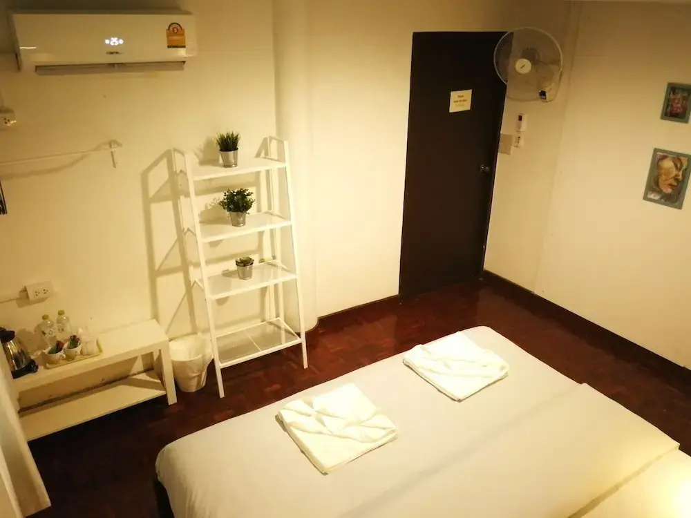 Standard Double room with garden view (full double bed)