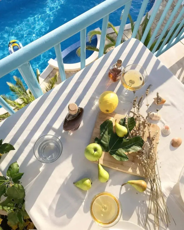 1 Bedroom Apartment with balcony and with view