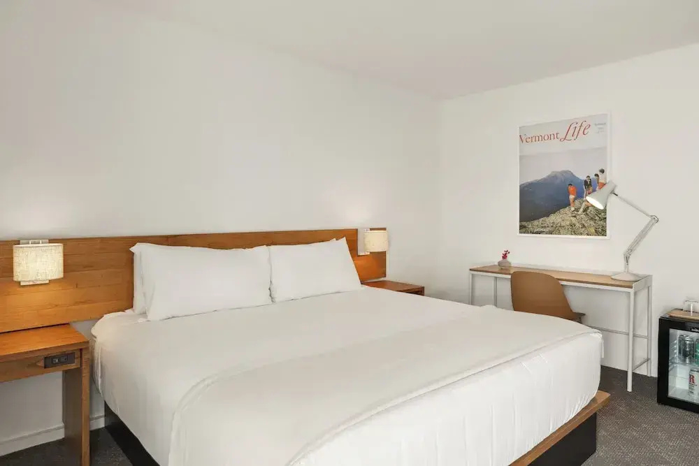 Standard Double room with balcony (full double bed)