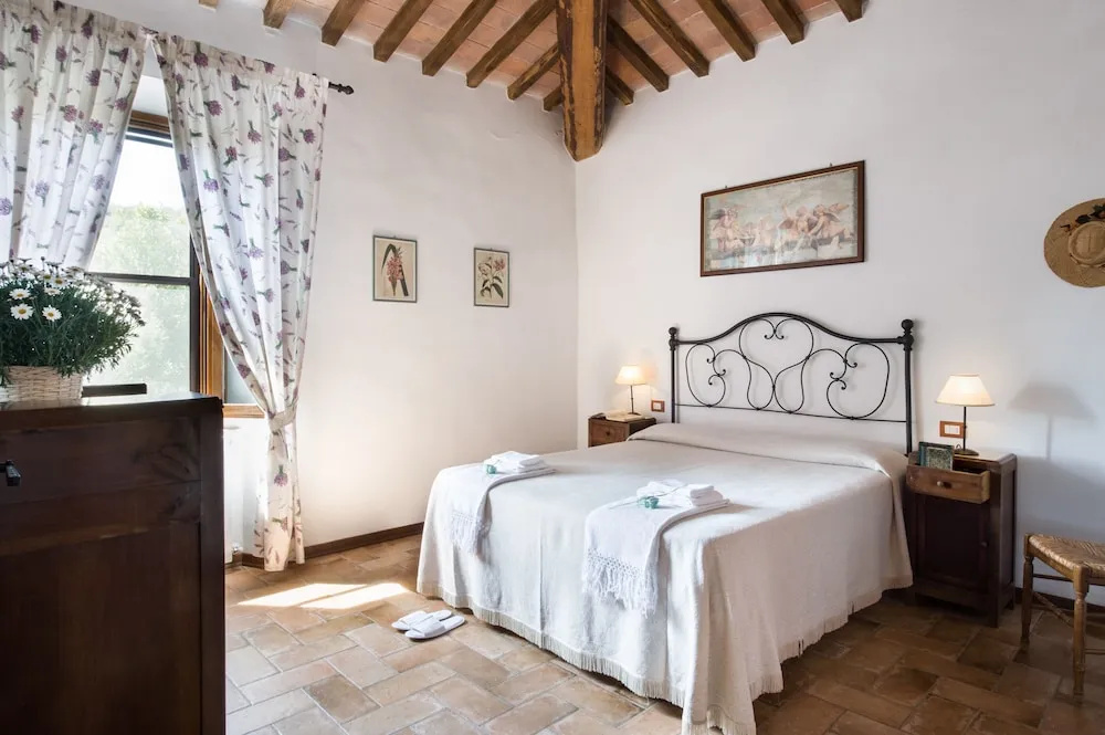 3 Bedrooms Apartment