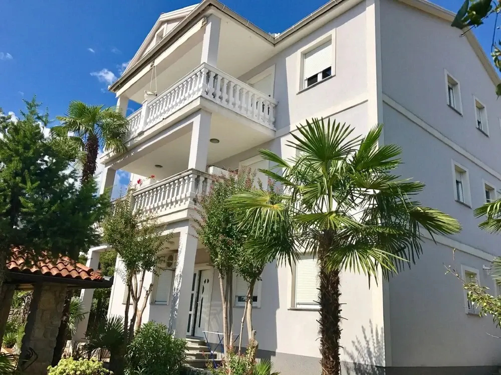 Adorable Studio Apartment 200 Meters Distant From the Beach !