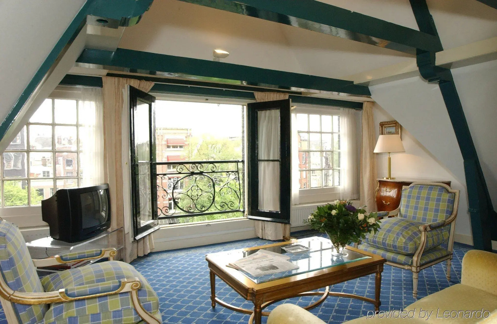 Ambassade Hotel - Général