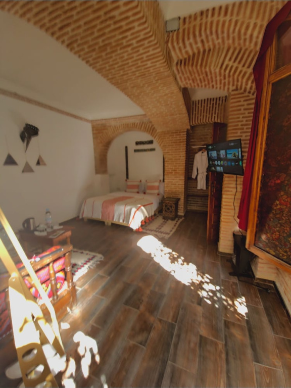 Deluxe Double room (full double bed)