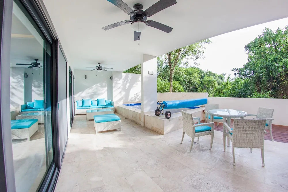Gorgeous 3BR condo in amazing neighborhood by Happy Address