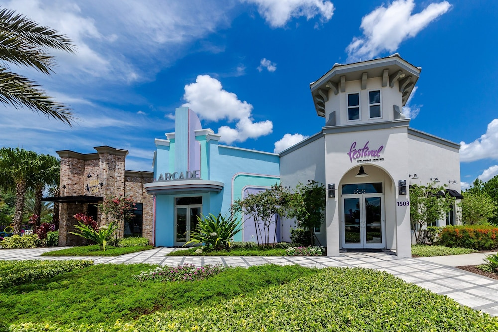 Dog-friendly Townhome With Private Pool, Screened Lanai, Fast Wifi, W/d, AC
