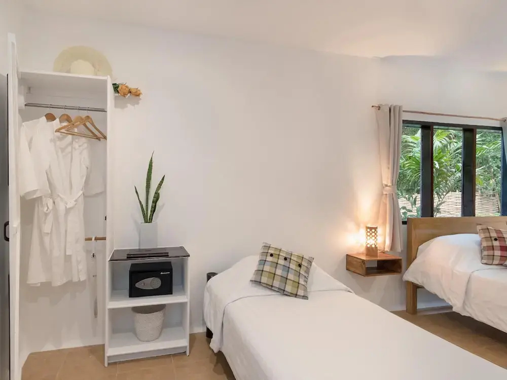 Standard Double room with pool view (full double bed)