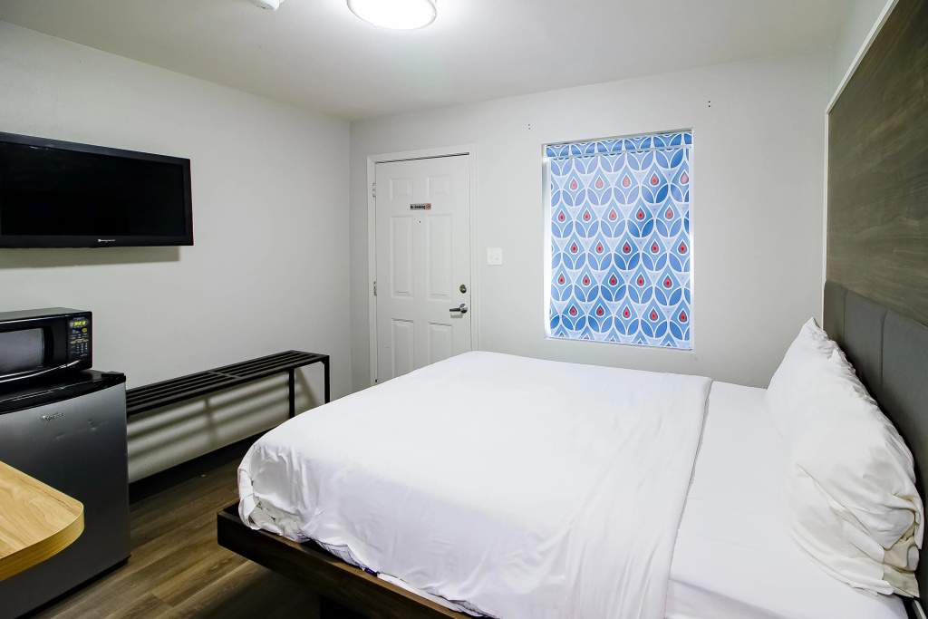 OYO Hotel Sulphur LA Hwy 90 West — 3