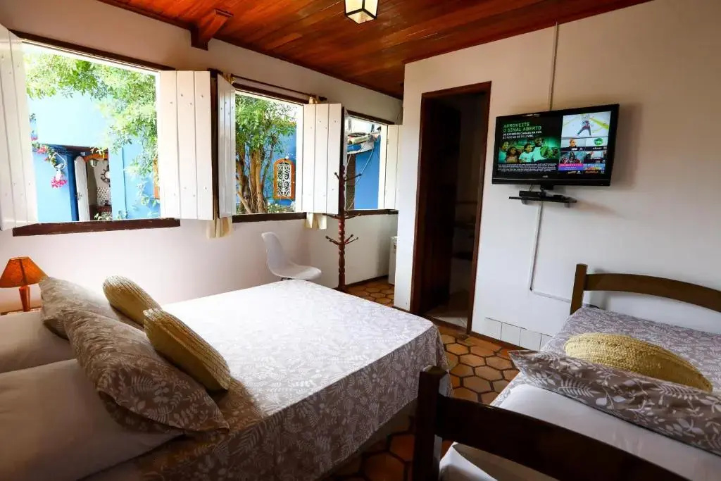 Standard Triple room with view