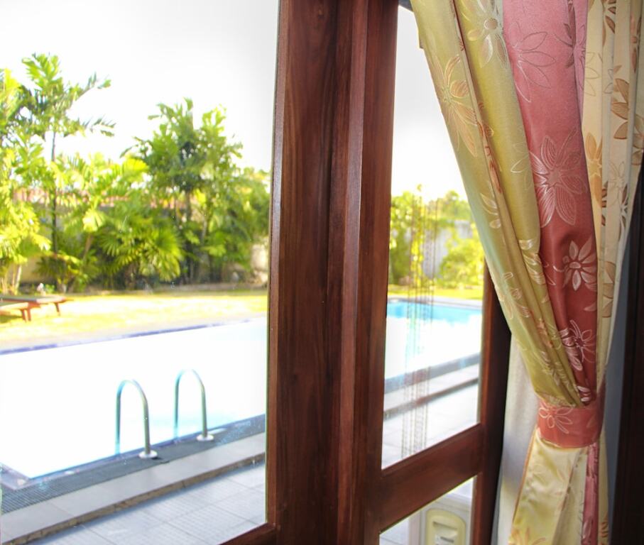 Airport Villa