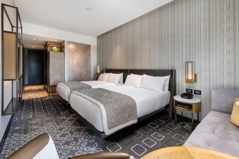 Premium Quadruple Club room with city view