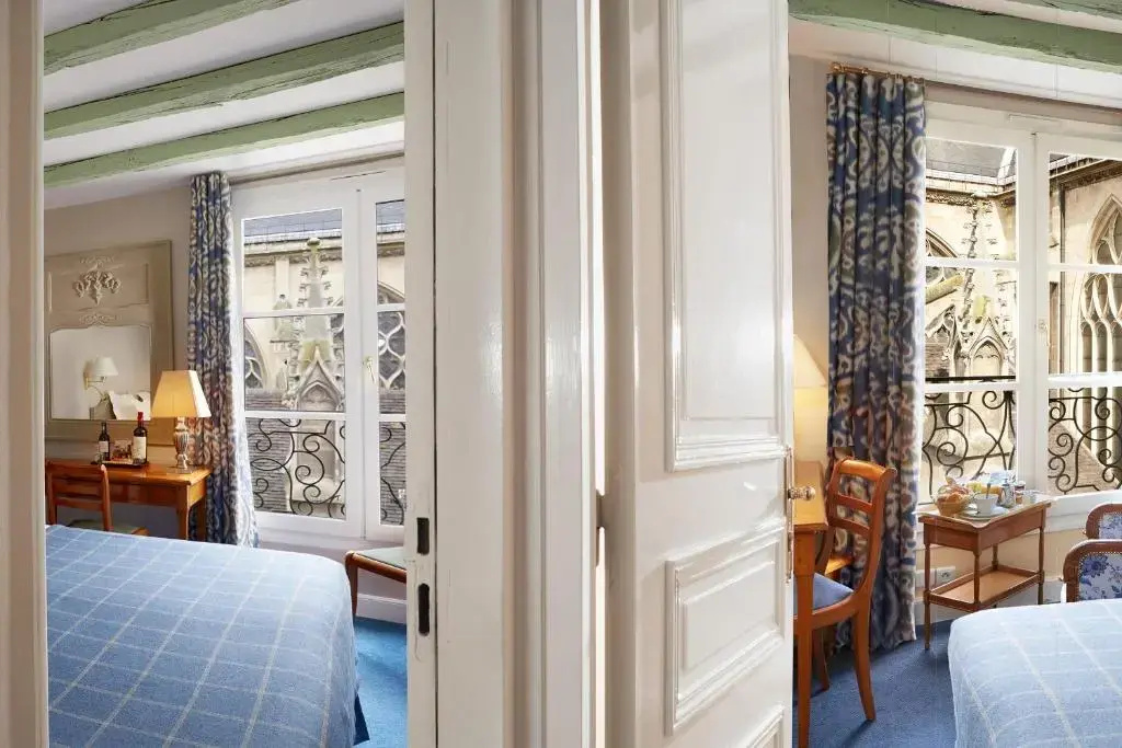 Relais Du Louvre 47