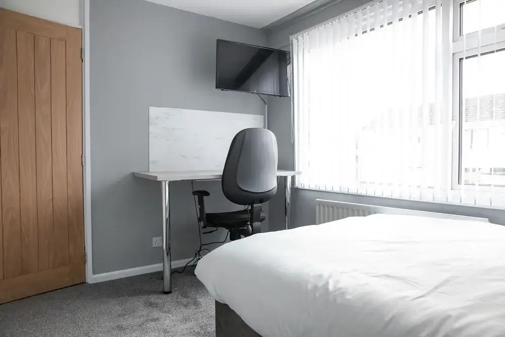 Impeccable 2-bed Home Close to City Centre!!