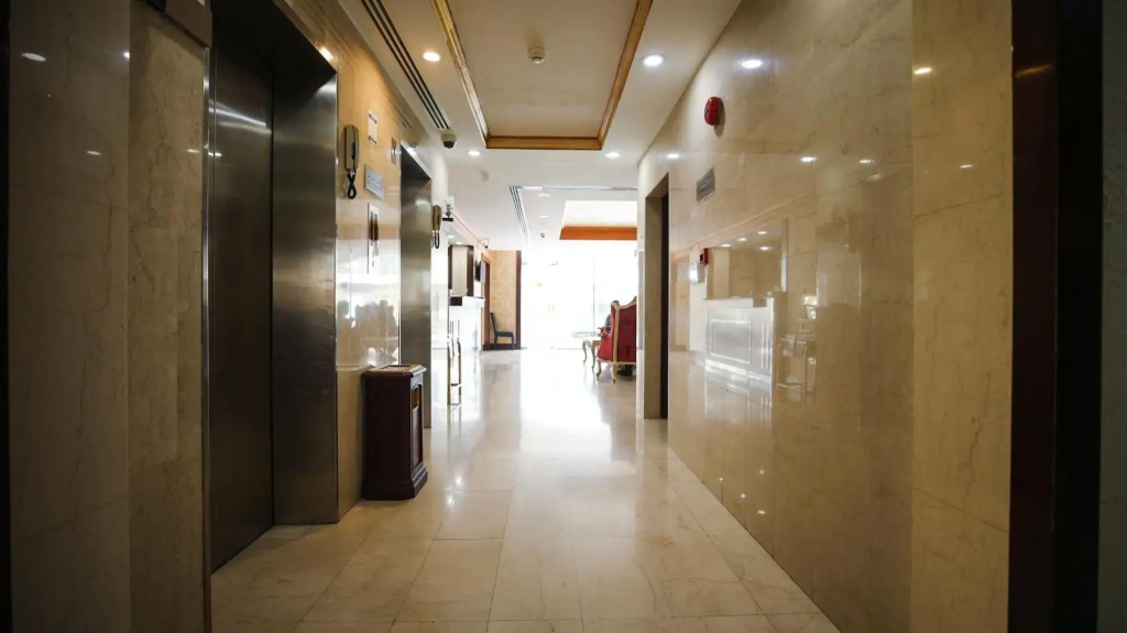 Lobby & Reception