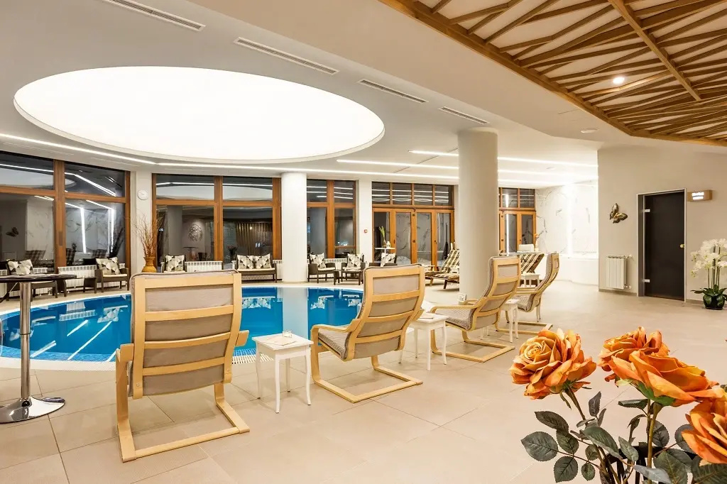 Food & Beverage