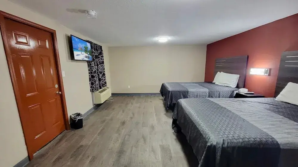 Double Suite (full double bed)
