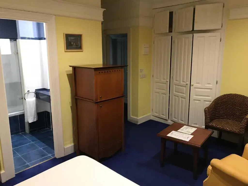Economy room
