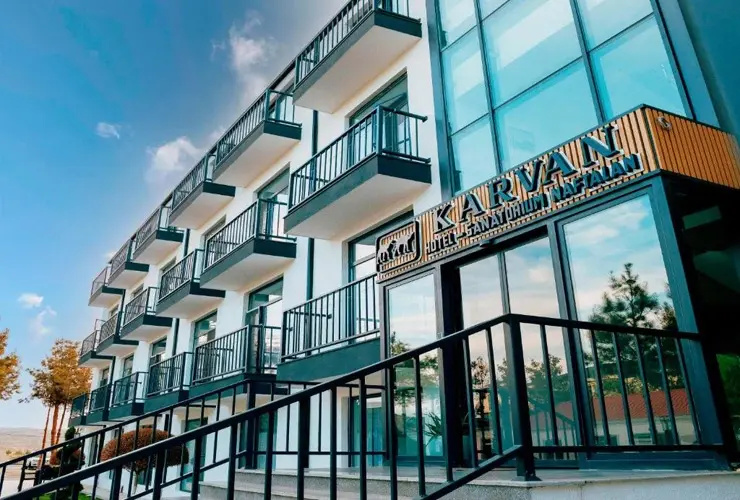 Ozdorovitelno-Reabilitatsionnij Tsentr Naftalan Sanatorium