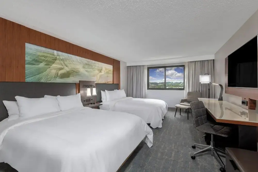 Standard Quadruple Club room