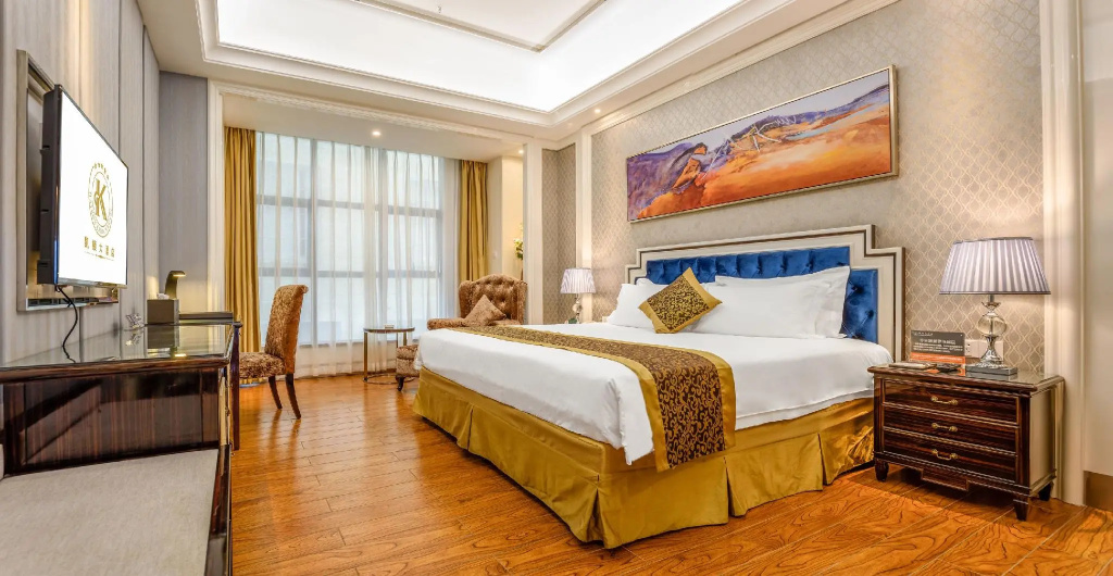 Deluxe Double room (full double bed)