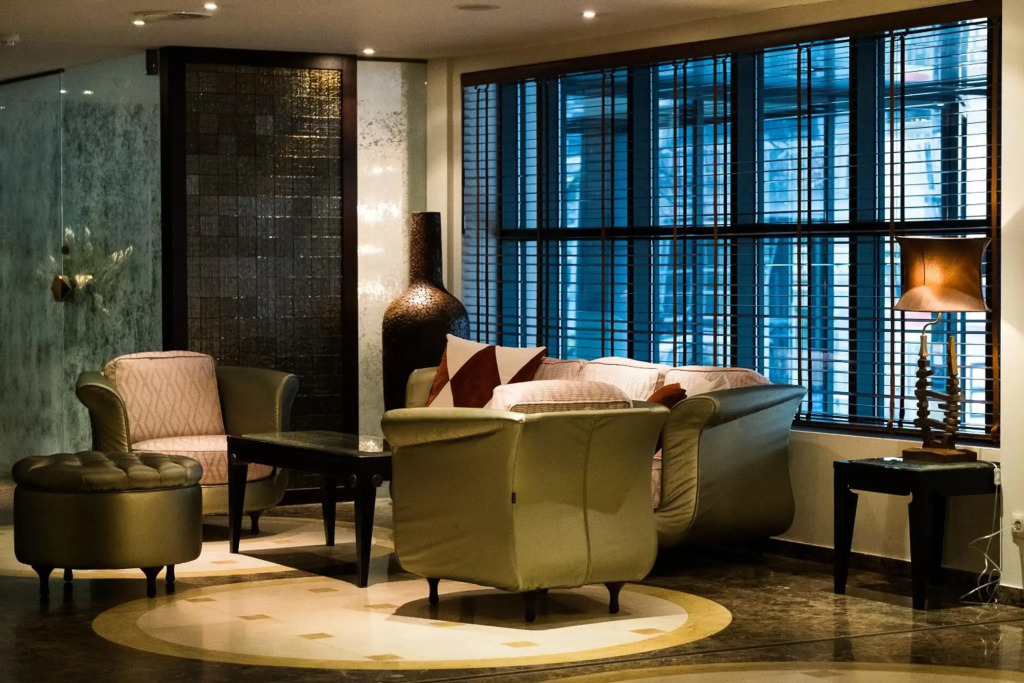 Hyllit Hotel - фото 2