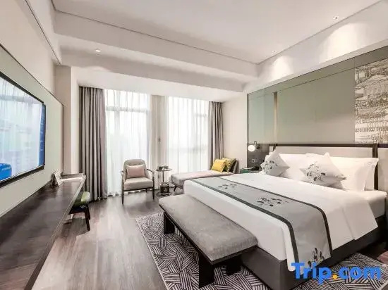 Executive Double room with river view (full double bed)
